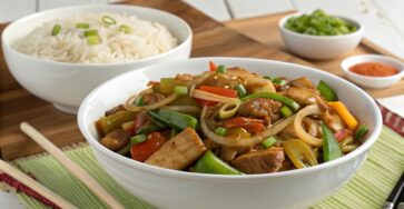 Chop suey chino casero meal